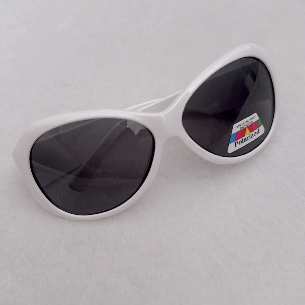 {NWT} JBanz | Retro Banz Polarized Wrap Around Kids Sunglasses White/Black 4-10Y